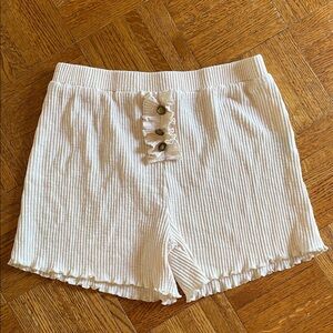 POL Ribbed Cream Women's Shorts with Ruffle Trim